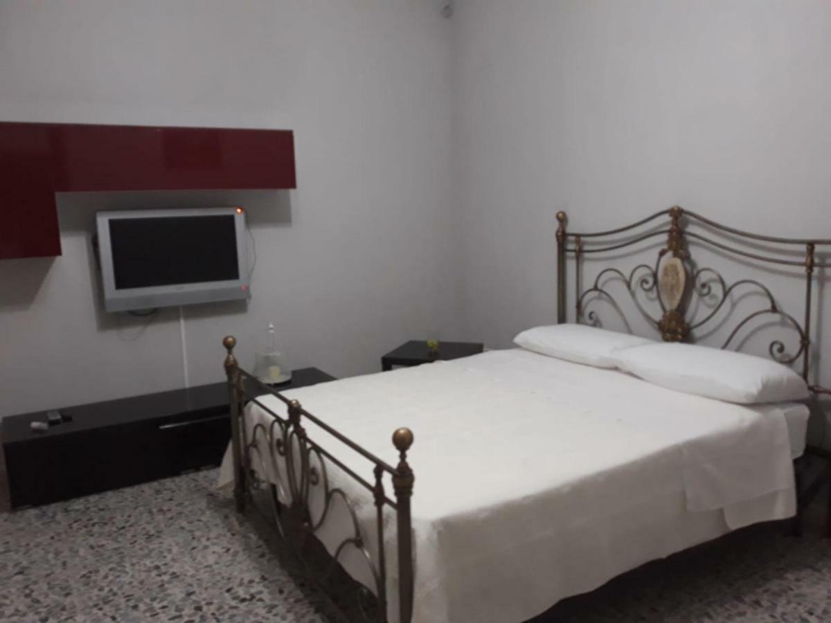 Apartament La Casa Del Re Borbone Neapol Zewnętrze zdjęcie