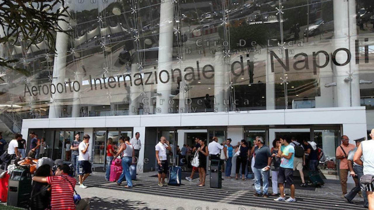 Apartament La Casa Del Re Borbone Neapol Zewnętrze zdjęcie